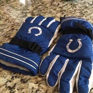 Colts winter gloves